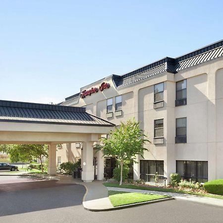 Hampton Inn Трейси Екстериор снимка