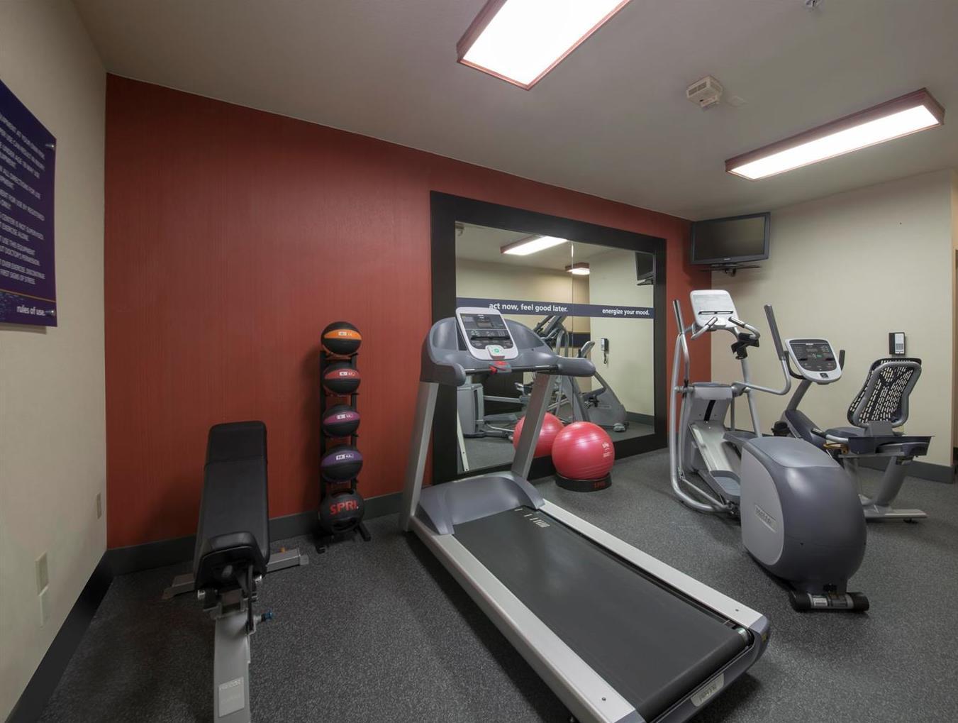 Hampton Inn Трейси Екстериор снимка