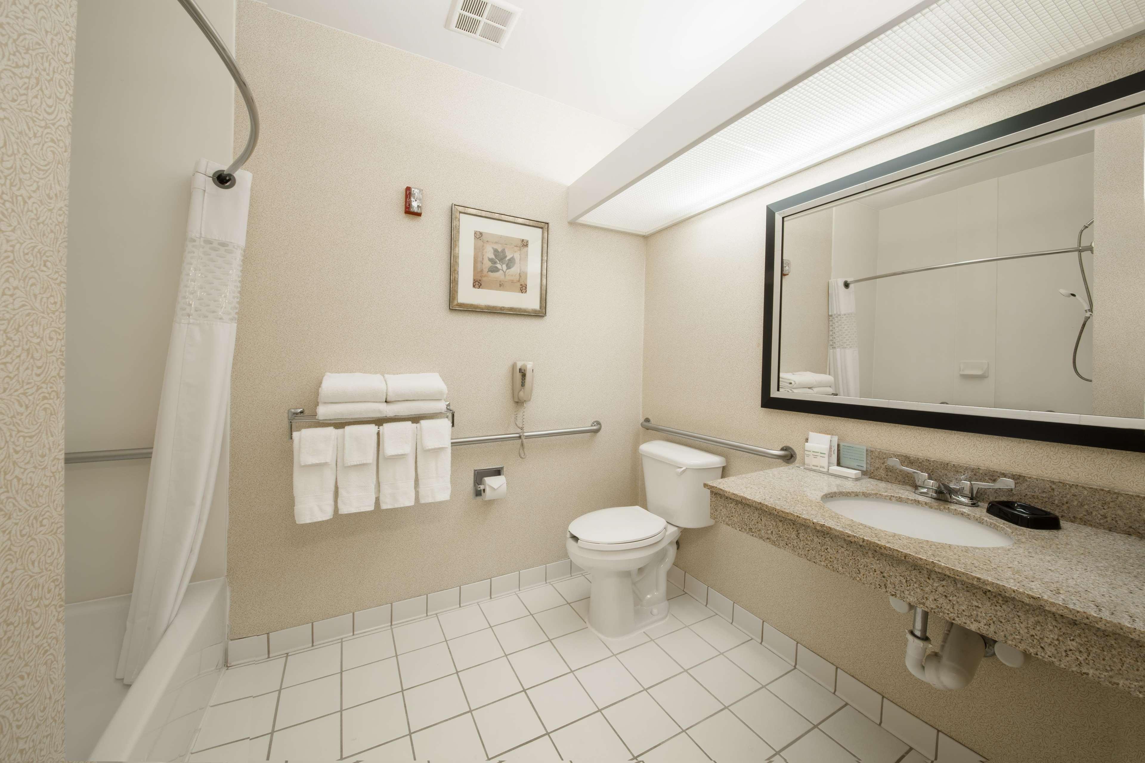 Hampton Inn Трейси Екстериор снимка