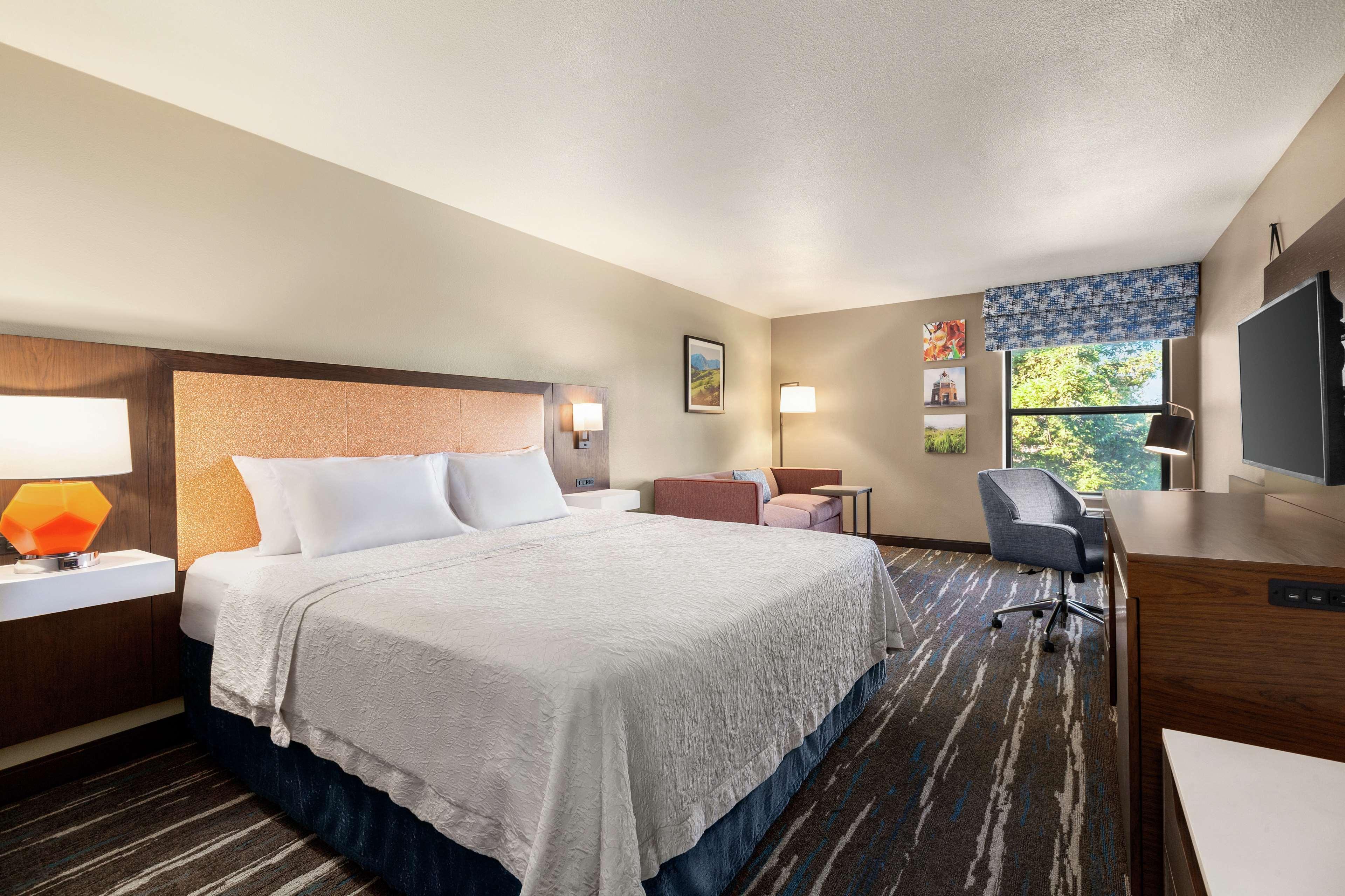 Hampton Inn Трейси Екстериор снимка