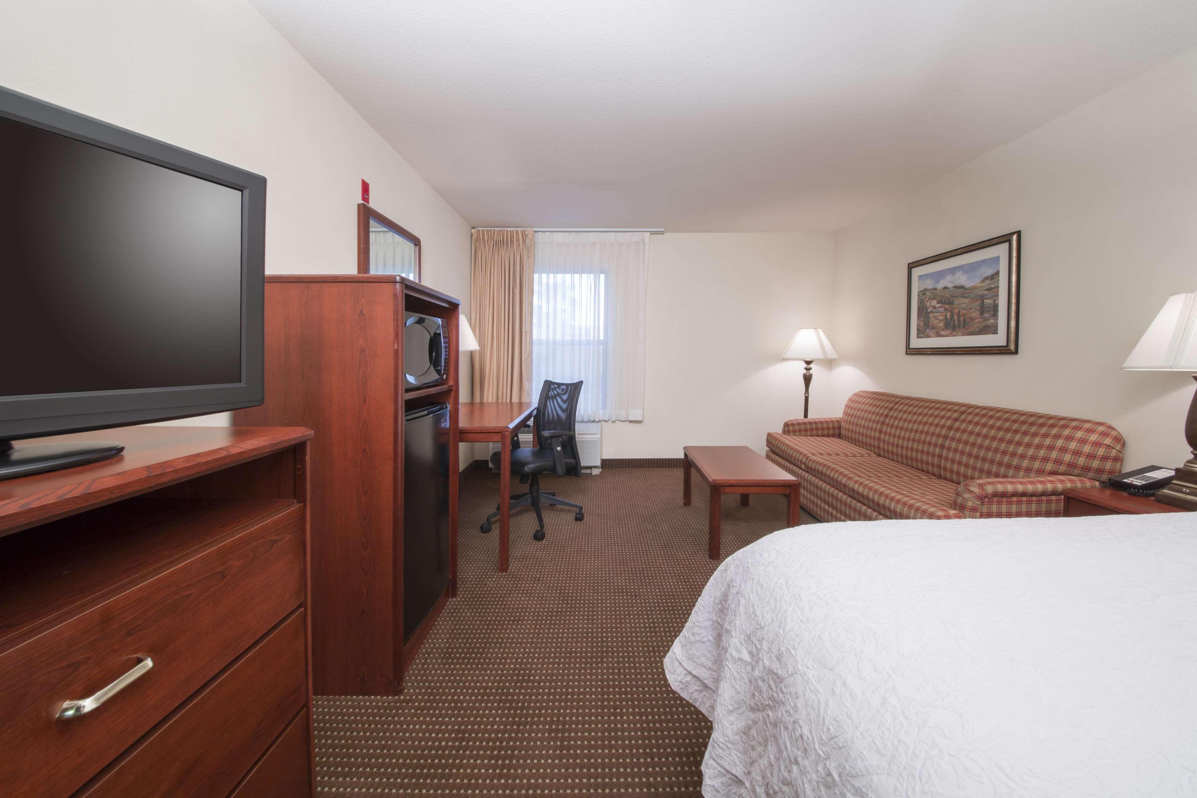 Hampton Inn Трейси Екстериор снимка