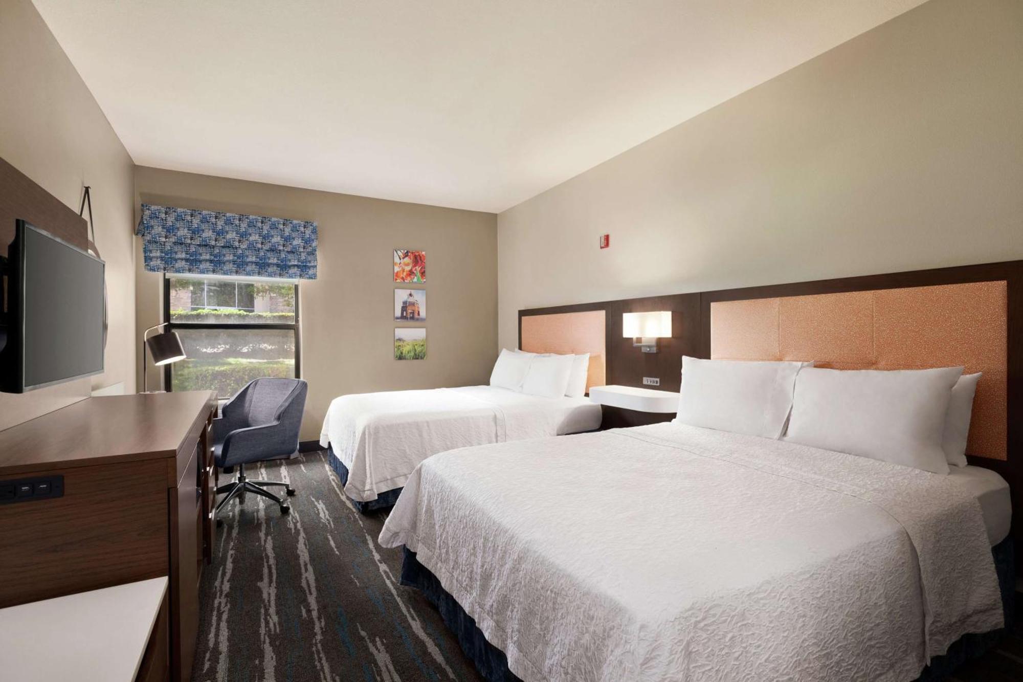 Hampton Inn Трейси Екстериор снимка