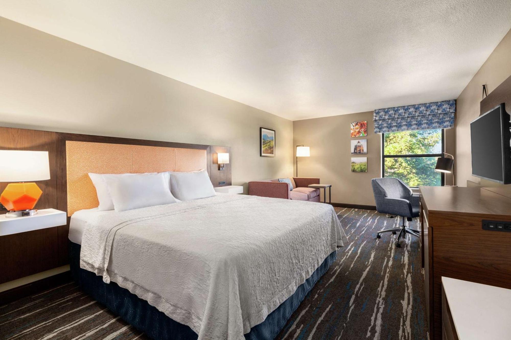 Hampton Inn Трейси Екстериор снимка