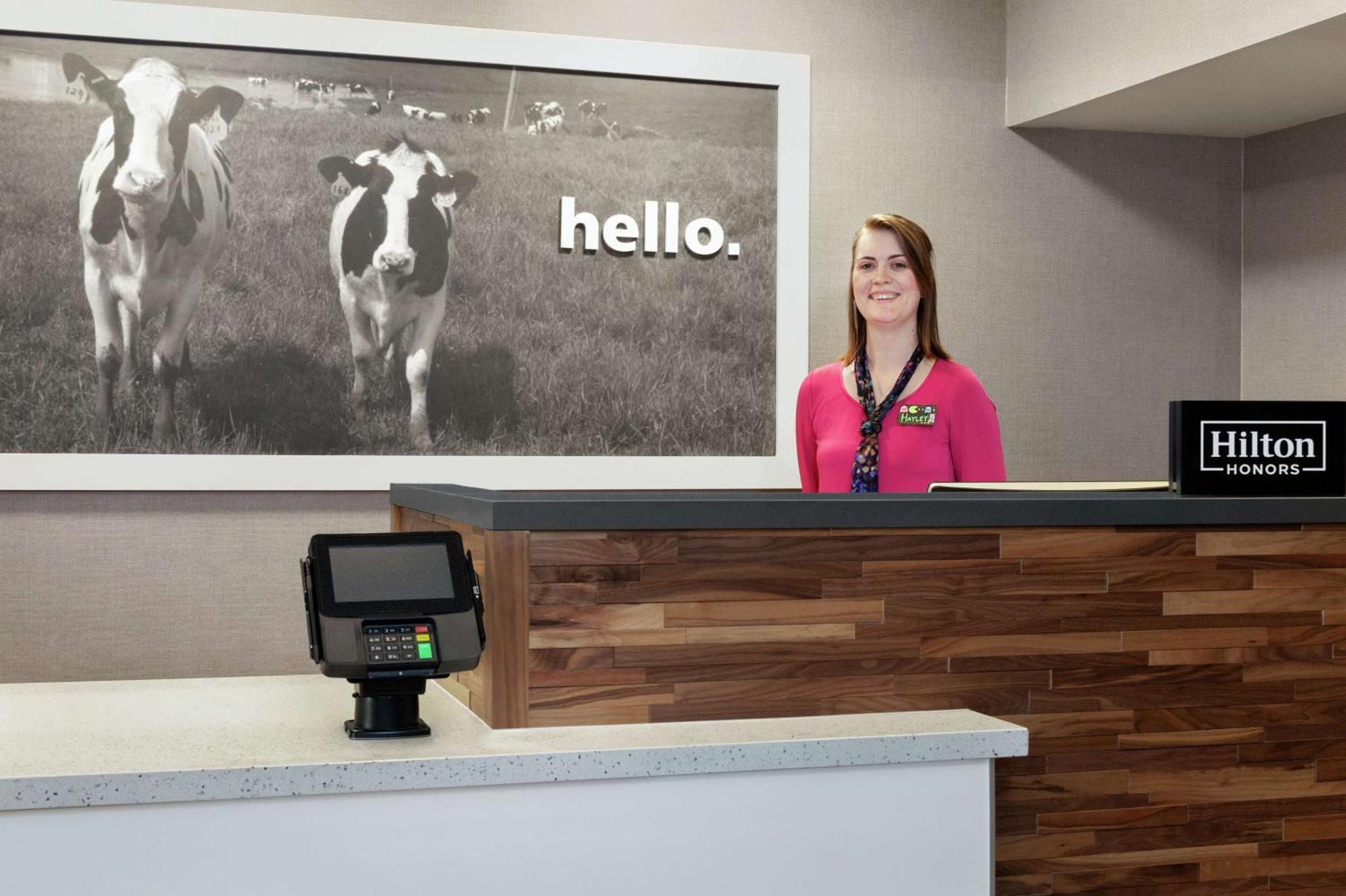 Hampton Inn Трейси Екстериор снимка